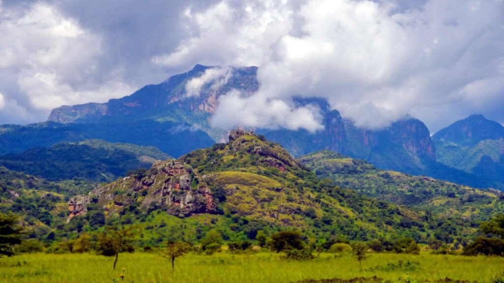 best time african safari uganda